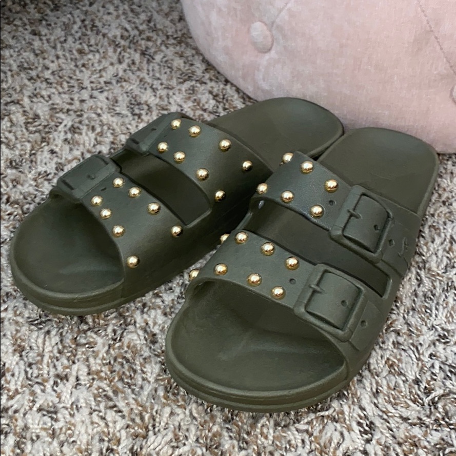 Beautiful Brand New Green Slid On Sandals